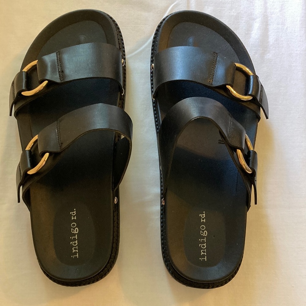 Indigo rd. Black faux leather sandals size 8